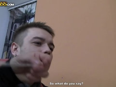 Blondine, Aufs gesicht abspritzen, Geld, Strumpfhose, Öffentlich, Tätowierung, Flotter dreier