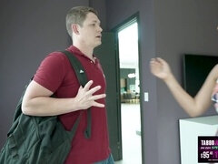 Grosser schwanz, Grosse titten, Blasen, Betrug, Küssen, Mutti