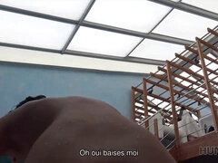 Aventuras sexuales in a private pool - POV cuckold action