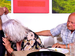 18 летние, Рогоносцы, Бабушки, Волосатые, Поцелуи, Лизание, Зрелые, Жена