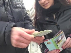 18 летние, Брюнетки, Парочка, Чешки, Лизание, На публике, Киски, Молоденькие