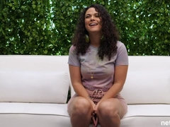 Mooie dikke vrouwen, Grote kont, Lul, Handbeurt, Likken, Moeder die ik wil neuken, Buiten, Strippen