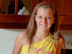 Amateur, Gros seins, Gode, Cuisine, Masturbation, Maigrichonne, Solo, Adolescente