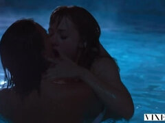 Язык в попке, Брюнетки, Пальцем, Лесбиянка, Лизание, Оргазм, На природе, Бритые