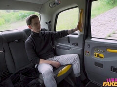 Pijpbeurt, Auto, Hardcore, Likken, Natuurlijke tieten, Kut duiken, Tieten likken, Nat