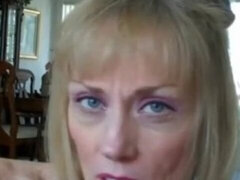 Grosse titten, Blasen, Oma, Selbstgemacht, Hausfrau, Reif, Milf, Ehefrau