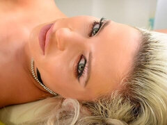 Leie, Blondine, Blasen, Absätze, Masturbation, Höschen, Penis, Rasiert