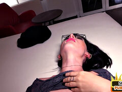 18 ans, Adorable, Amateur, Gros seins, Lunettes, De plein air, Public, Adolescente