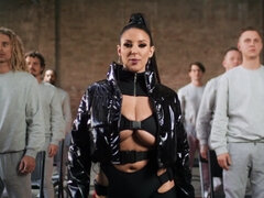 Bruinharig, Groepseks ejactulatie, Sperma shot, Sperma in gezicht, Kokhalzen, Zoenen, Latex, Tietenklus