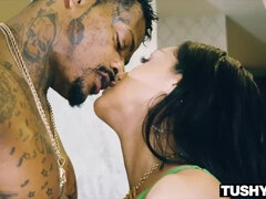 Anal, Sexo duro, Tetas naturales, Medias largas