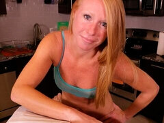 Blondine, Blasen, Spermaladung, Handjob, Küche, Lecken, Pov, Jungendliche (18+)
