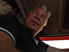 Tetas grandes, Morena, Coche, Sexo duro, Lencería, Maduro, Al aire libre, Tetas