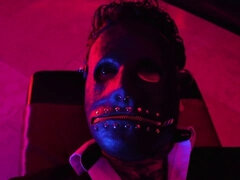 Anal, Gros cul, Gros seins, Sucer une bite, En levrette, Fétiche, Mère que j'aimerais baiser, Tatouage