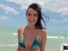 In den arsch, Grosser kitzler, Bikini, Kitzler, Hd, Sohn