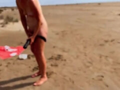 Leie, Strand, Schmuddelige sprache, Erniedrigung, Milf, Herrin, Nackt, Öffentlich