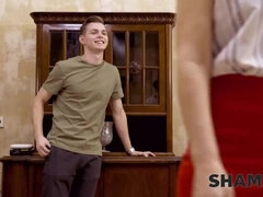 Blasen, Braunhaarige, Geile alte tussi, Hundestellung, Küche, Reif, Milf, Russisch