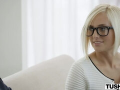 Anal, Éjaculation interne, Secrétaire, Rasée