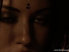 Брюнетки, Танцы, Эротика, Милф, Голышом, Софткор, Молоденькие, Сиськи