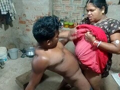 18 ans, Amateur, Tante, Sucer une bite, Collège université, Couple, Indienne, Seins naturels