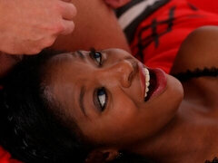 Chambre à dormir, Gros cul, Brunette brune, Poupée, Interracial, Masturbation, Mère que j'aimerais baiser, Nénés