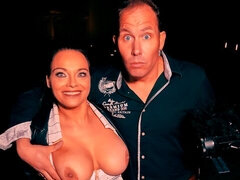 Grosser arsch, Grosser schwanz, Grosse titten, Blasen, Braunhaarige, Schmutzig, Milf, Geld
