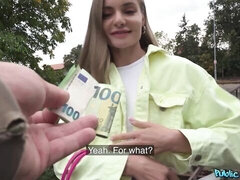 18 jaar, Grote kont, Grote lul, Hondjeshouding, Geld, Natuurlijke tieten, Buiten, Tieten likken