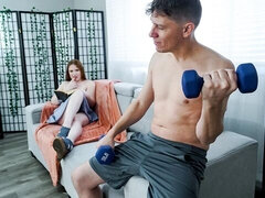 Grosser arsch, Grosser schwanz, Blasen, Hundestellung, Puppe, Natürlichen titten, Titten