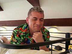 ぽっちゃり, デカ尻, フェラチオ, のぞき穴, Hd, なめる, オーガズム, オマンコ