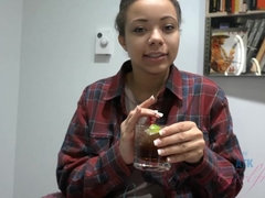 Leie, Braunhaarige, Kleid, Schwarz, Höschen, Muschi, Dusche, Abendanzug