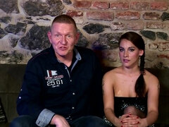 Enthousiasteling, Lieveling, Grote mammen, Bruinharig, Rondborstig, Sperma shot, Moeder, Tieten likken