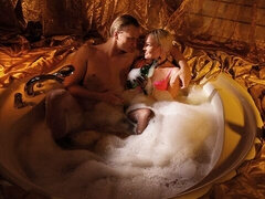 Grosser arsch, Grosser schwanz, Blondine, Blasen, Hundestellung, Kurzes haar, Jungendliche (18+), Titten