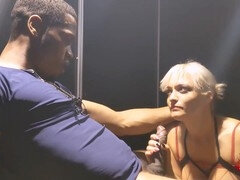 素人, デカチン, 黒人, フェラチオ, 顔射, 手コキする, 淫乱熟女, パイ刷り