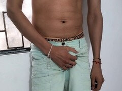 Guy with a nice uncut dick finishes strong
