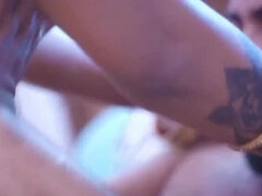 Grosse bite, Première fois, Hd, Indienne, Mamelons, Nue, Mamelons bombés, Serré