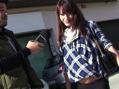 Sucer une bite, Brunette brune, Grossier, Faciale, Argent, De plein air, Prostituée, Plan cul à trois