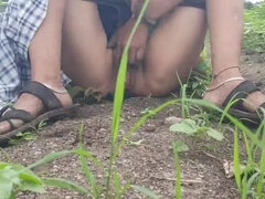 Desi Bhabhi Outdoor Peeing and Fingering in Forest - Sukunmi Village Sex
