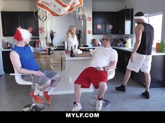 Culo grande, Mamada, Corridas faciales, Hd, Enorme, Cocina, Maduro, Madres para coger