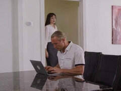 18 jaar, Anaal, Blond, Pijpbeurt, Sperma shot, Handbeurt, Hardcore, Tieten likken