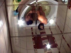 Cuarto de baño, Novio, Morena
