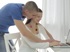 Blasen, Braunhaarige, Massage, Flotter dreier, Eng