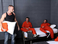 Dingue, Homosexuelle, Prisonnier