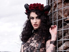Noire, Brunette brune, Double pénétration, Fétiche, Groupe, Orgie, Tatouage, Adolescente