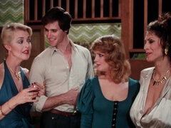 Tetas grandes, Rubia, Clásico, Corridas, Grupo, Pajear, Sexo duro, Lesbiana