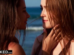 Grosser schwanz, Blasen, Paar, Flotter vierer, Lesbisch, Lecken, Muschi, Reiten