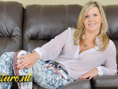 Grosse titten, Blondine, Vollbusig, Frau, Fingern, Hd, Milf, Muschi