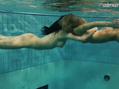 Tussi, Blondine, Braunhaarige, Frau, Hd, Pool, Öffentlich, Unter wasser