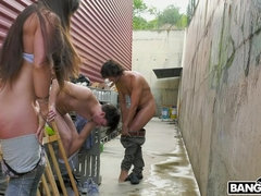 Amateur, Gros seins, Brunette brune, Plantureuse, Tir de sperme, En levrette, Hard, Hd