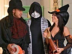 Adorable, Grosse bite, Sucer une bite, Plantureuse, Branlette thaïlandaise, Mère que j'aimerais baiser, Homme homme femme, Rasée