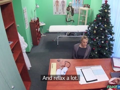 Blasen, Hundestellung, Lecken, Krankenschwester, Büro, Muschi, Uniform, Spanner