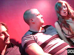 Pijpbeurt, Brits, Sperma in mond, Sperma shot, Vingeren, Moeder die ik wil neuken, Orgie, Kousen